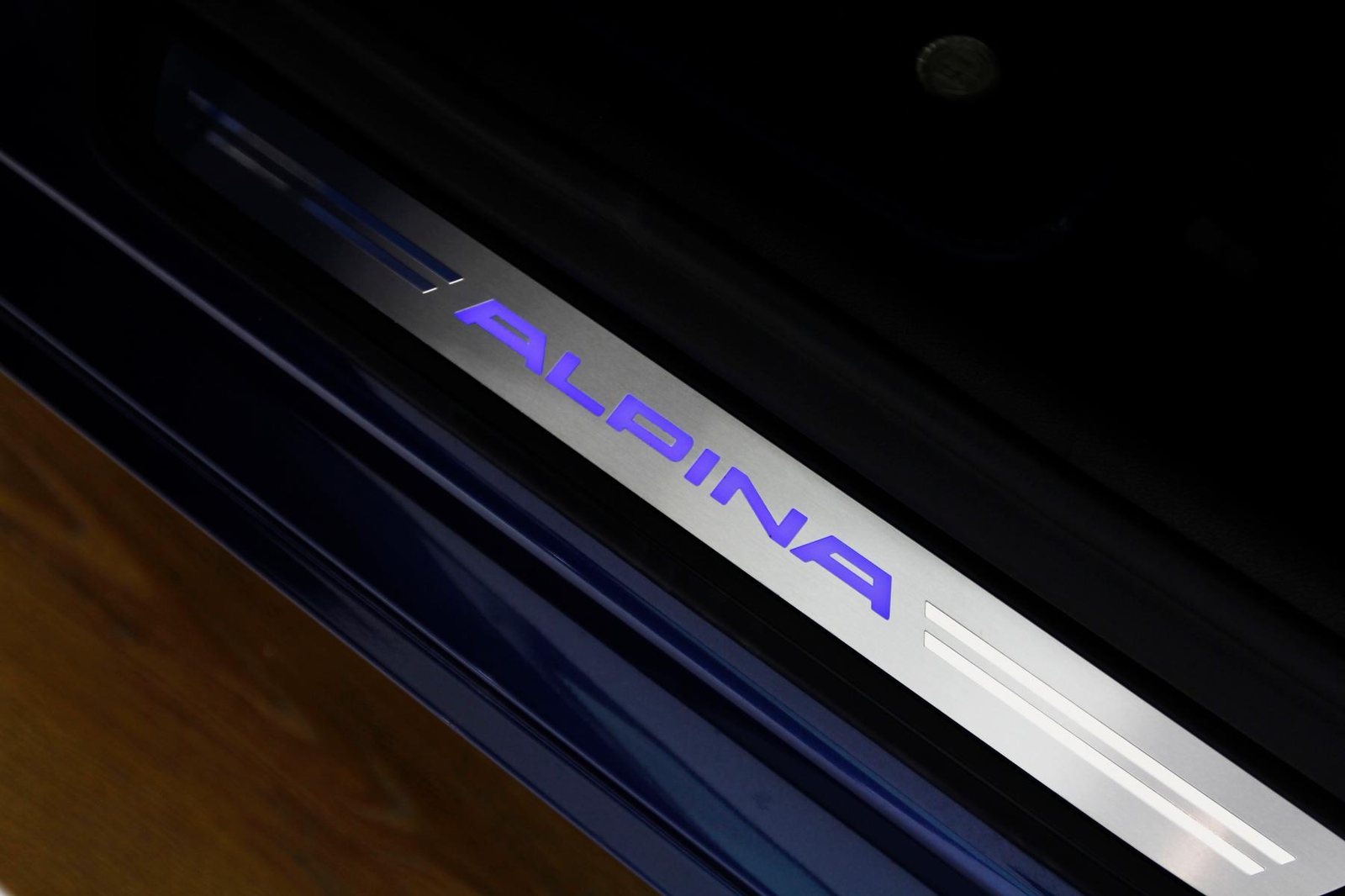 Alpina B5 Touring - Verlichte dorpels