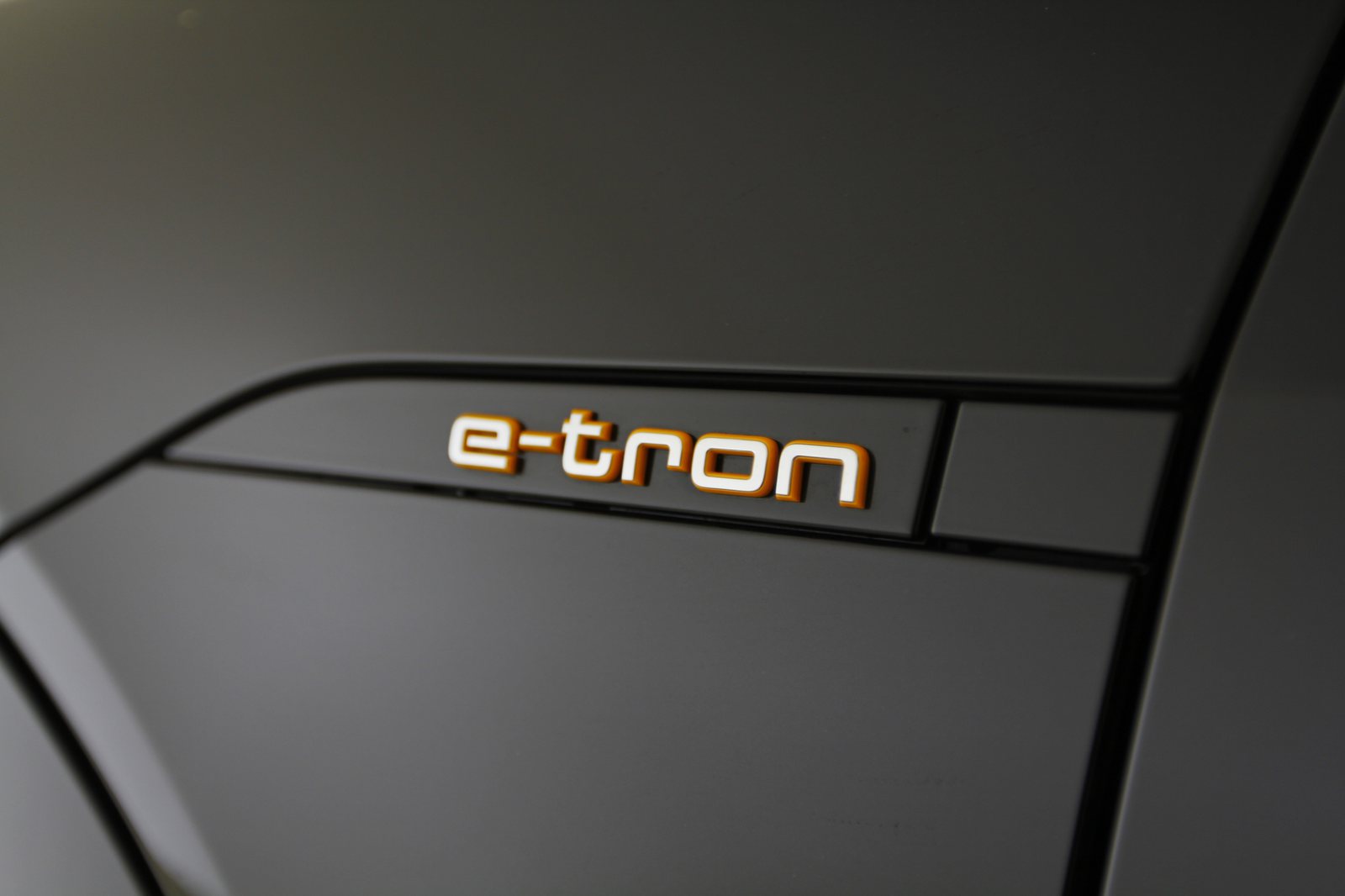 Audi - E-tron 50 quattro - B012534 - Teaser - Exterieur (27).JPG