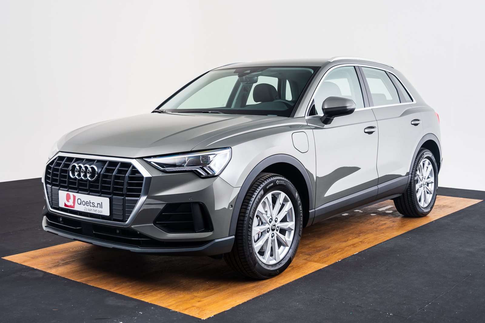 Audi - Q3 TFSI e Chronosgrijs (20).jpg