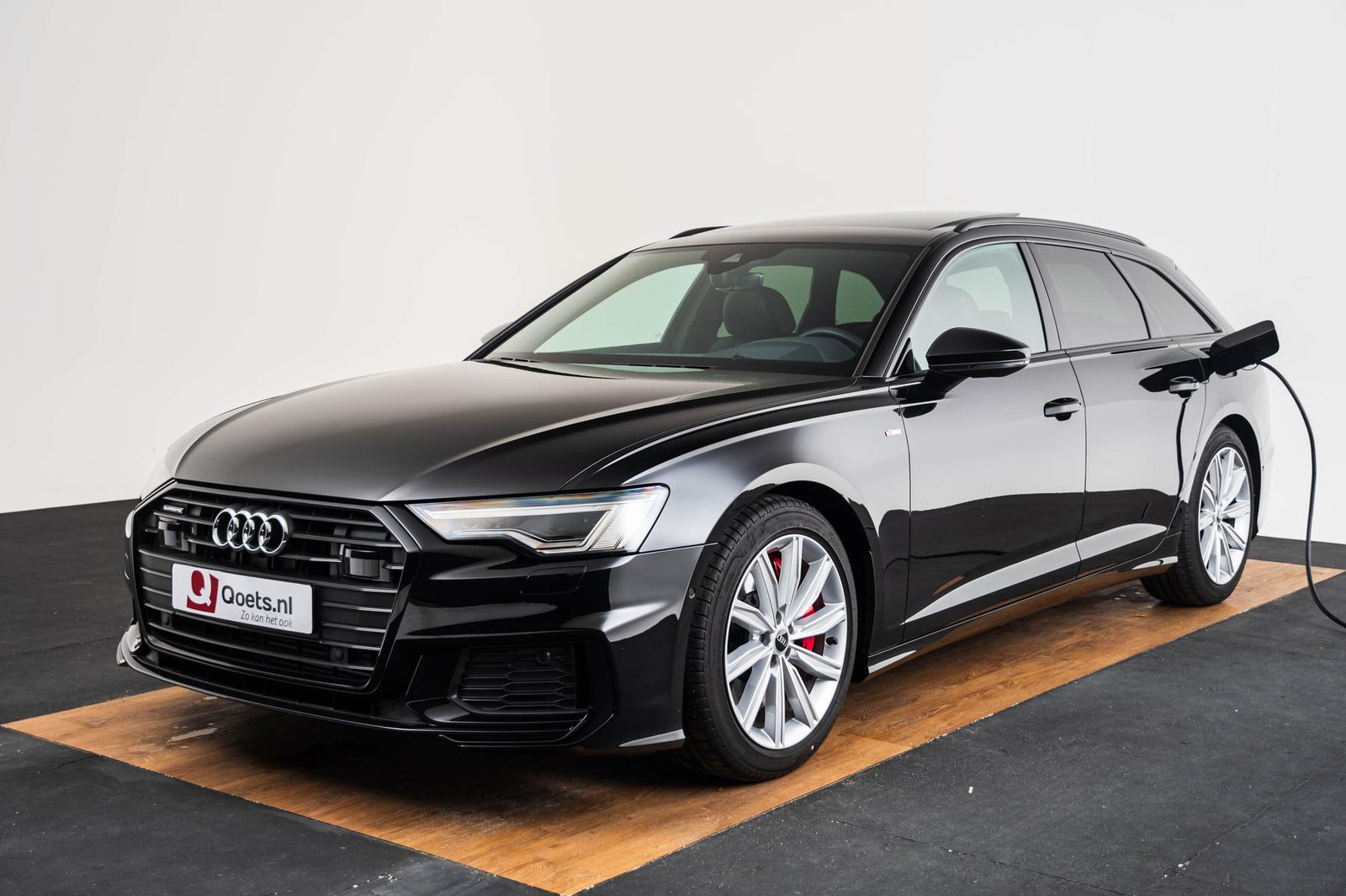 Audi A6 Avant 55 TFSI e Quattro - N071824 (1).jpg