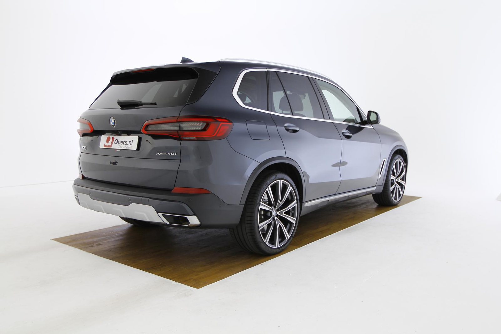 BMW-X5-40i-Arcticgrau-Achterkant.jpg