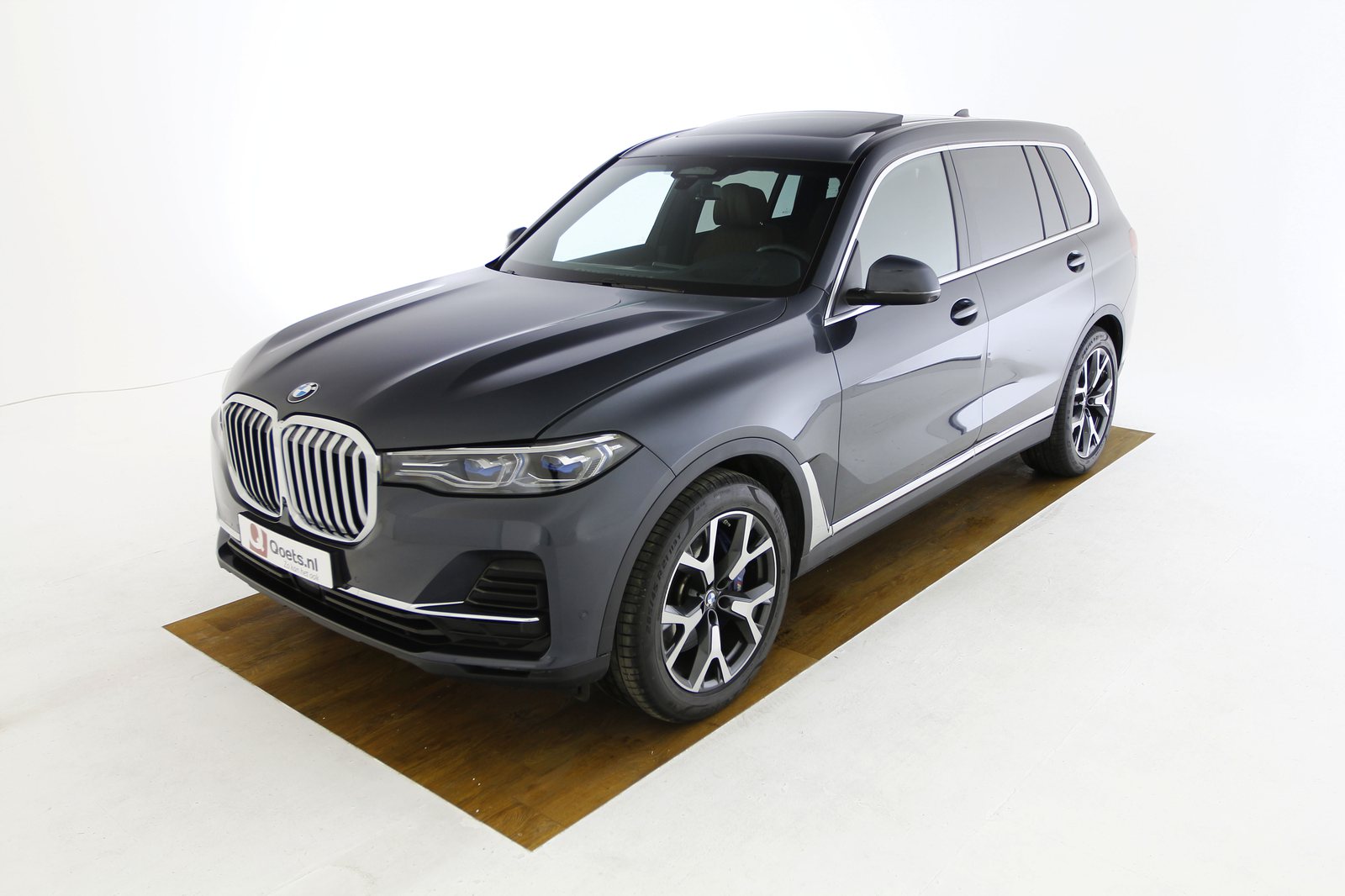 BMW - X7 xDrive40i - Arctic Grey Metallic.JPG