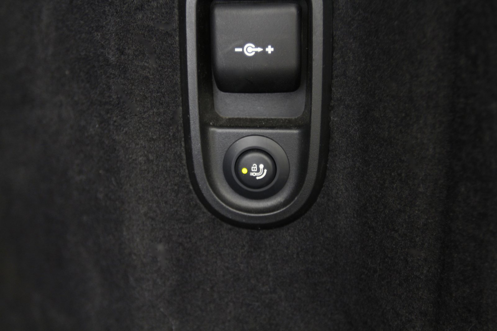 BMW 5 Serie - 3AC - Trekhaak met elektrisch wegklapbare trekhaak.JPG