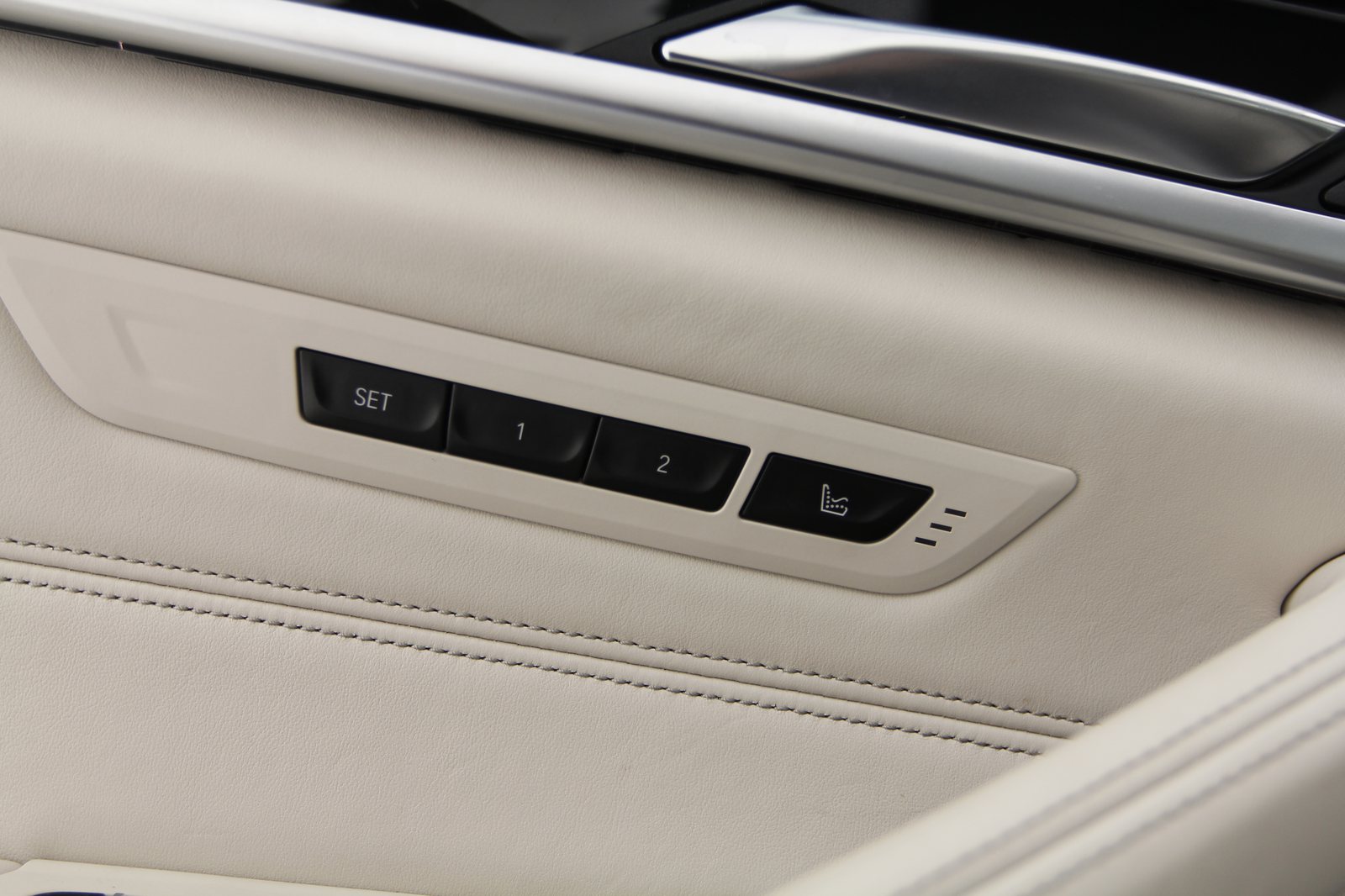 BMW 5 Serie - 4T7 Massagefunctie voor beide voorstoelen.JPG