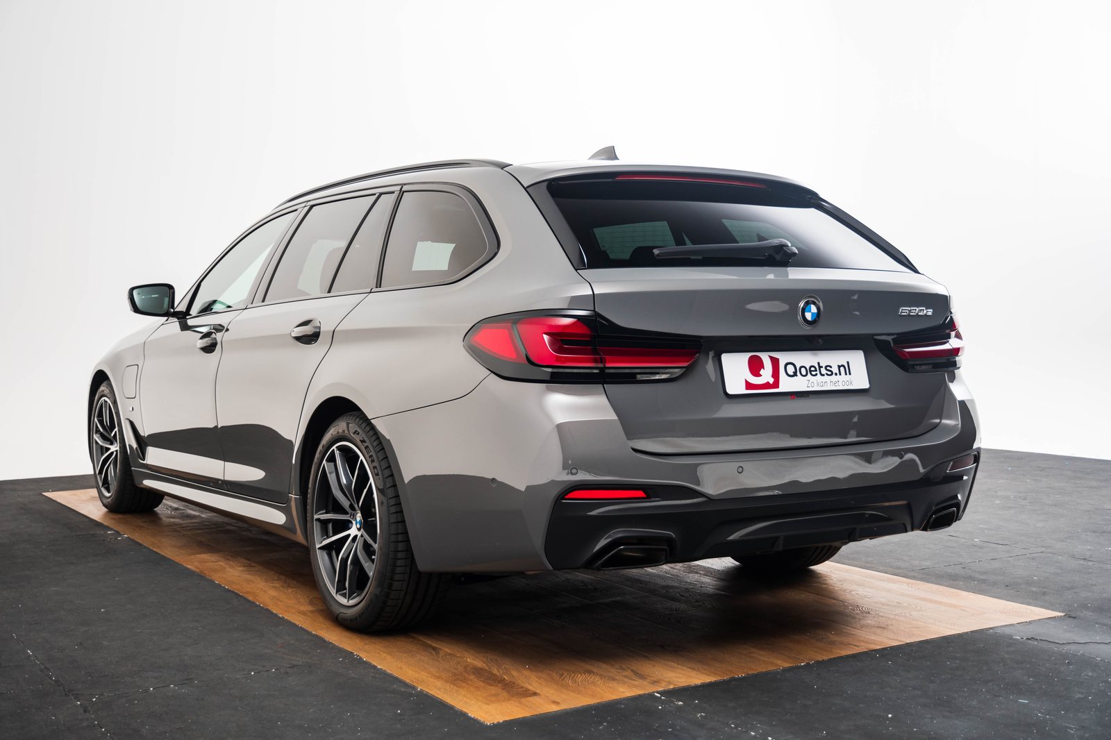 BMW 5 Touring BG LA.jpg