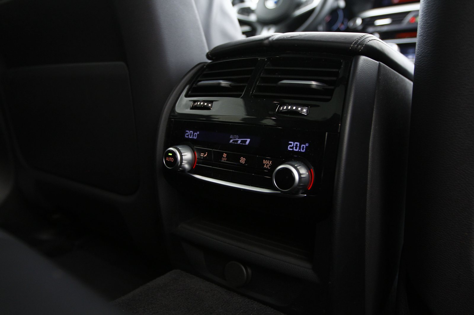 BMW 5 serie 4NB - 4-zone automatische airconditioning (2).JPG