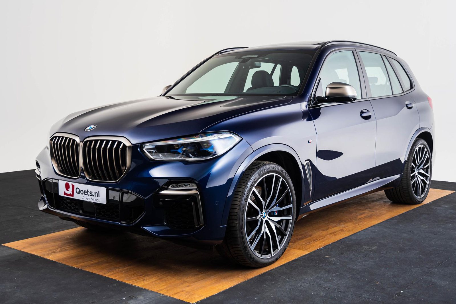 BMW X5 M50i