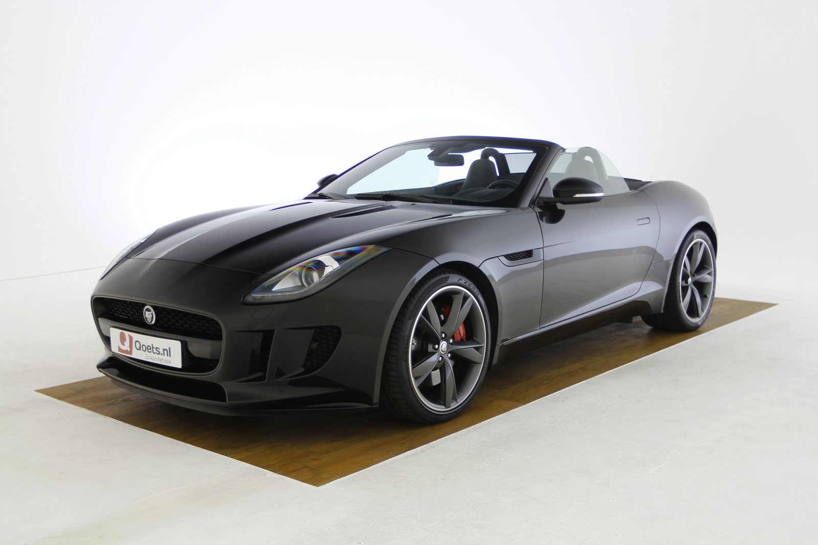 Jaguar - F type Cabrio - 8K02306 - Teaser - Exterieur (1).JPG