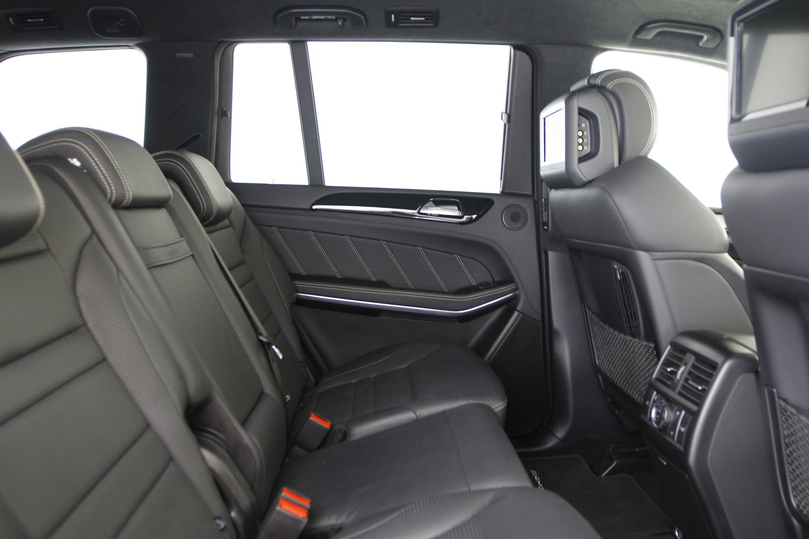 Mercedes - AMG GLS 63 4MATIC - A887305 - Teaser - Interieur - (16).JPG