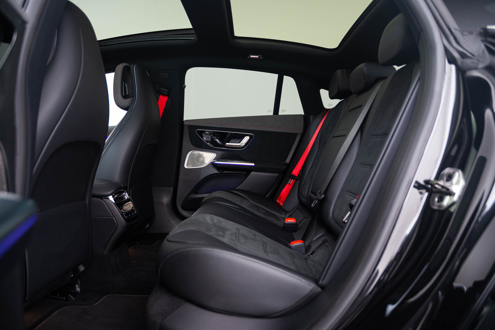 Mercedes EQE (20).jpg