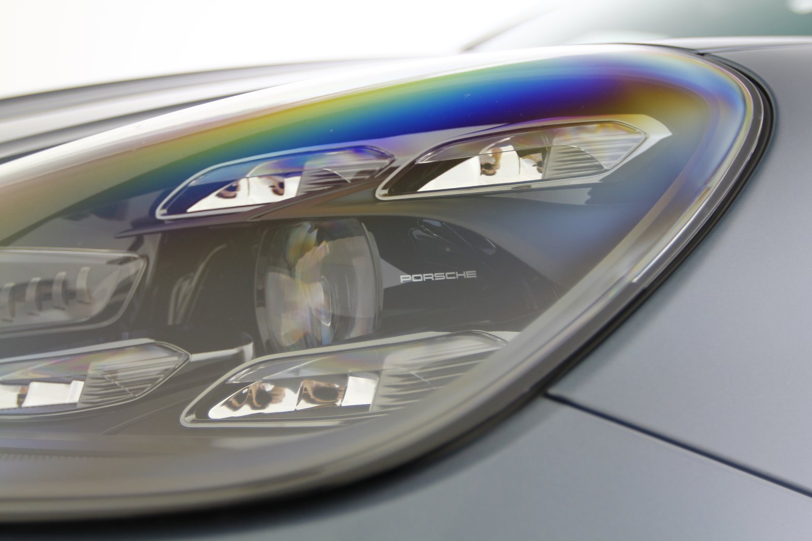 Porsche - Cayenne E-Hybrid - DA29274 - Teaser - Exterieur (18).JPG