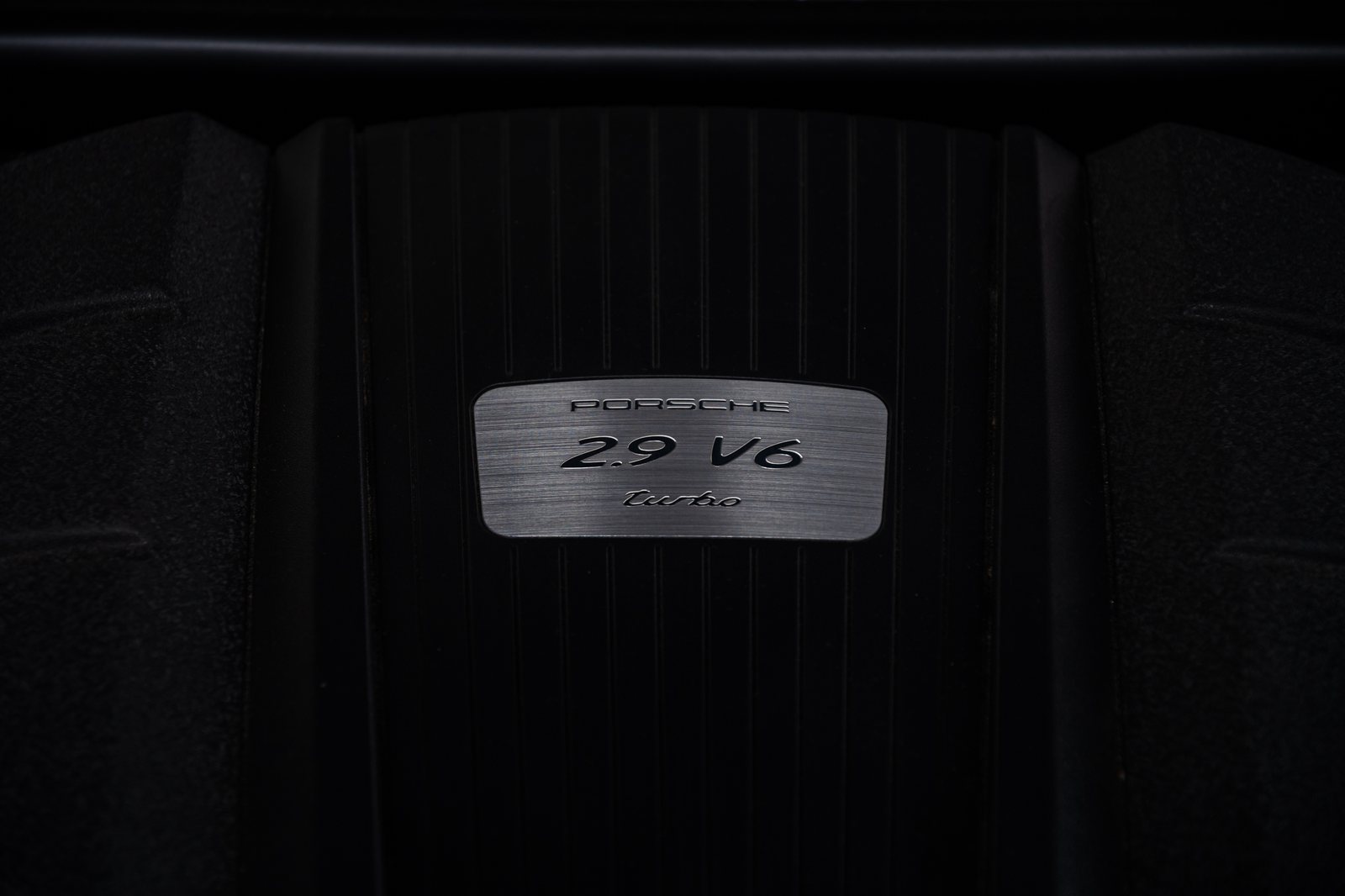 Porsche - Macan Diesel S - LB34227 - Exterieur - Teaser (10).JPG