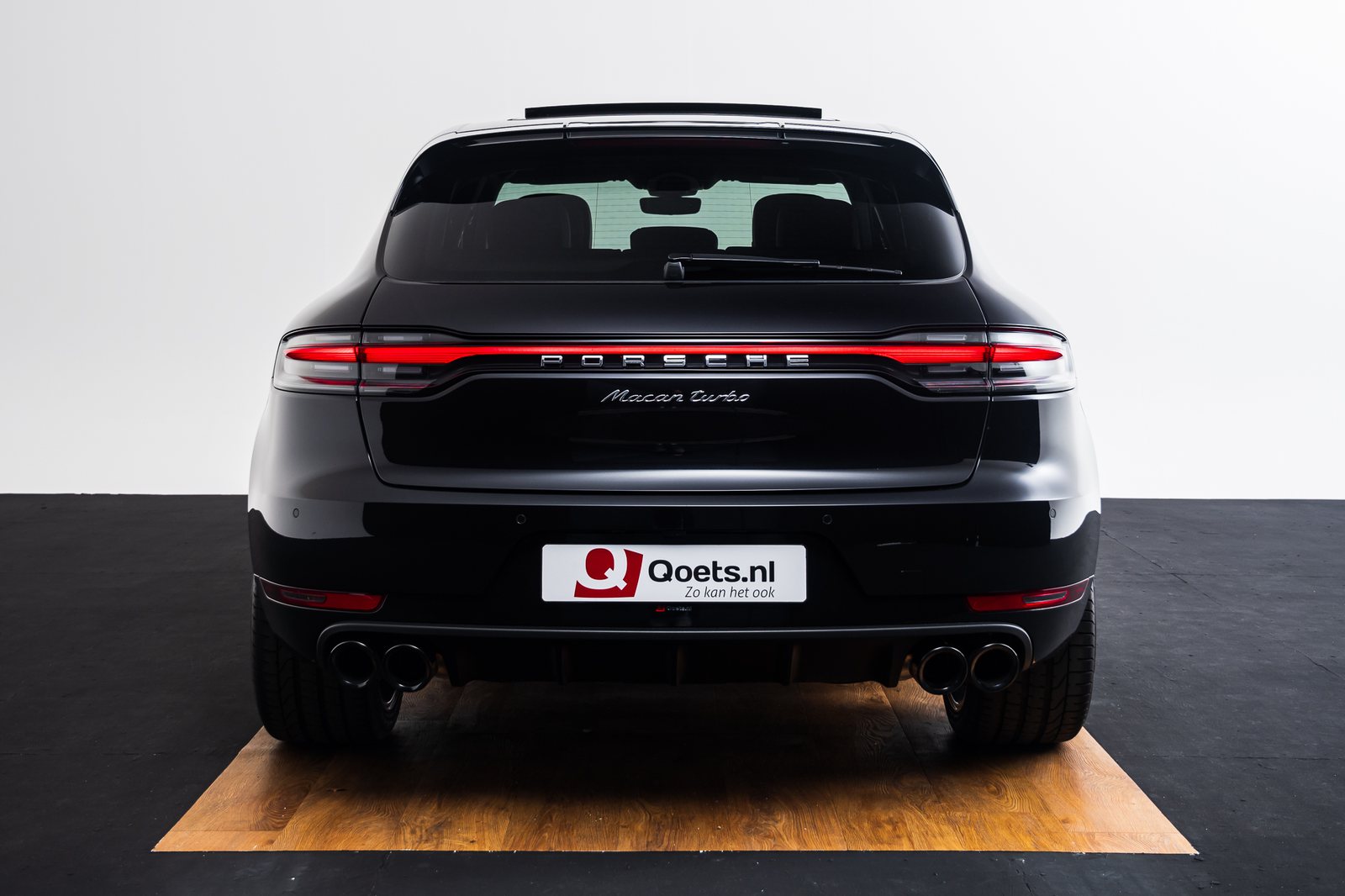 Porsche - Macan Turbo - LB71594 - Teaser - Exterieur (2).jpg