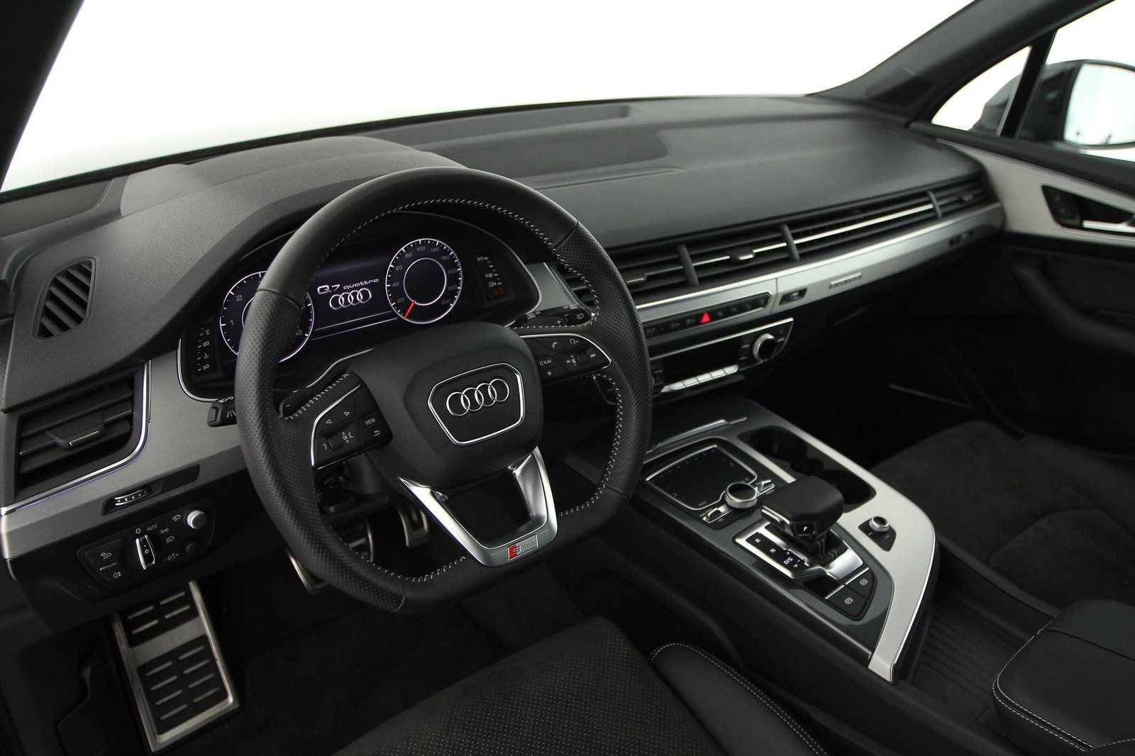 Q7-interieur_1.jpeg