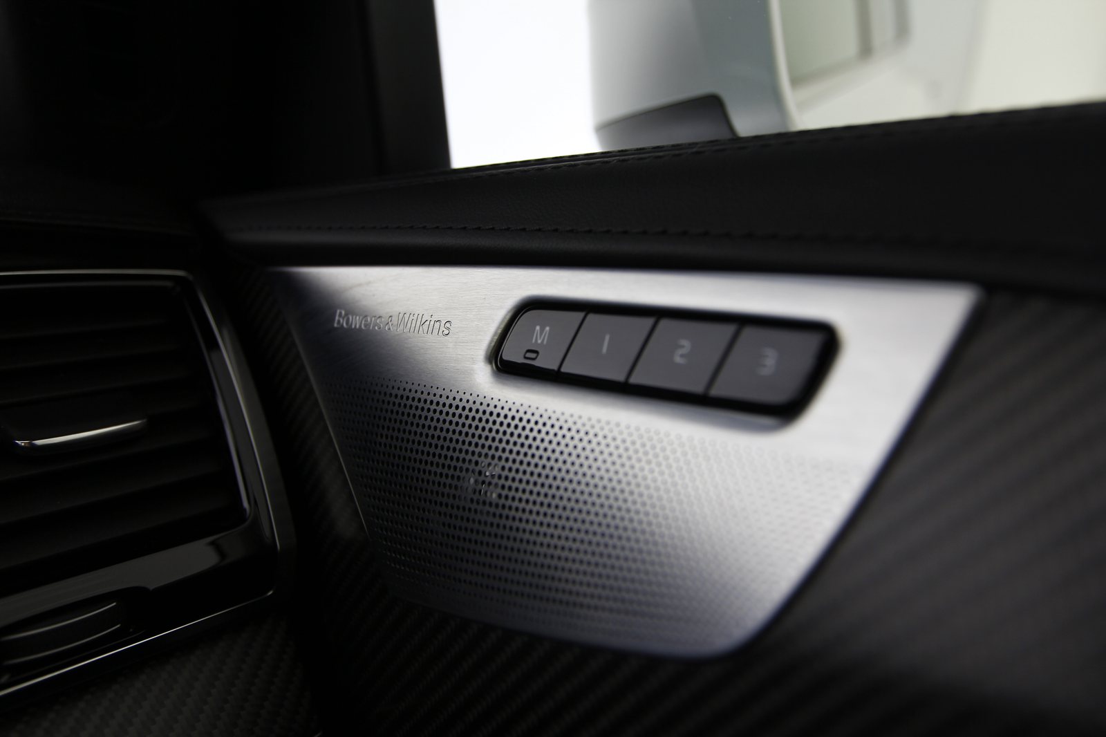 Volvo - XC90 T8 - 1057935 - Teaser - Interieur - (17).JPG