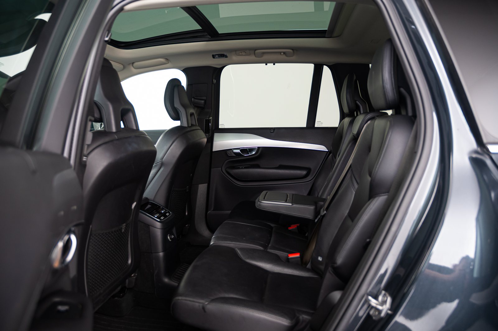 Volvo - XC90 T8 Twin Engine - 1121685 - Teaser - Interieur (34).jpg