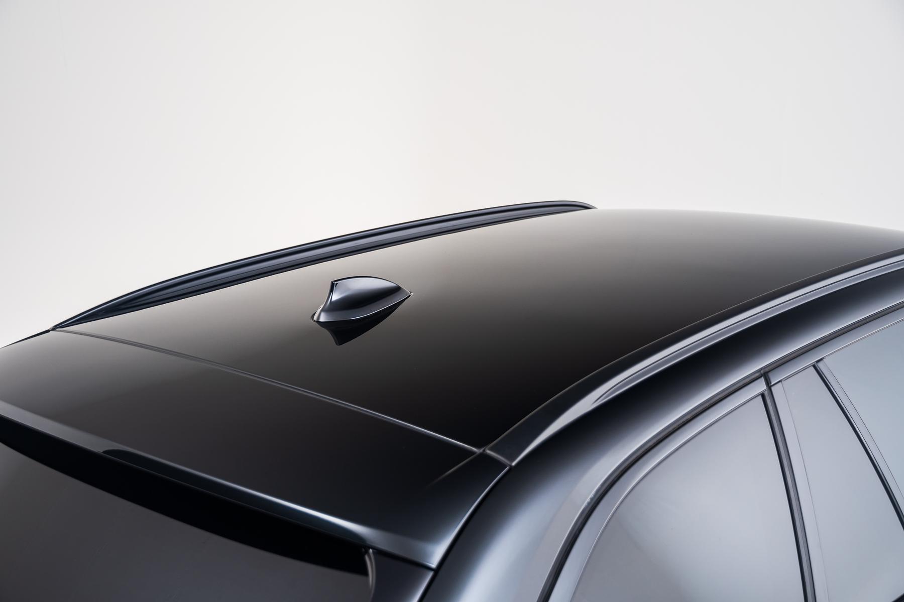 Dakrailing in mat zwart (alleen voor Touring).